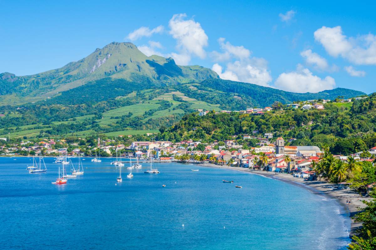 Entre mer et montagne : découvrez la diversité des paysages martiniquais